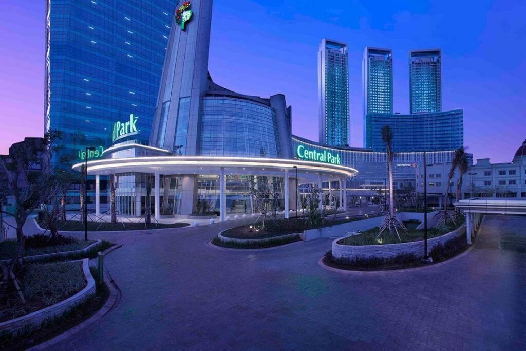 Homy 2 Bedroom Apartment Near Shopping Malls จาการ์ตา ภายนอก รูปภาพ